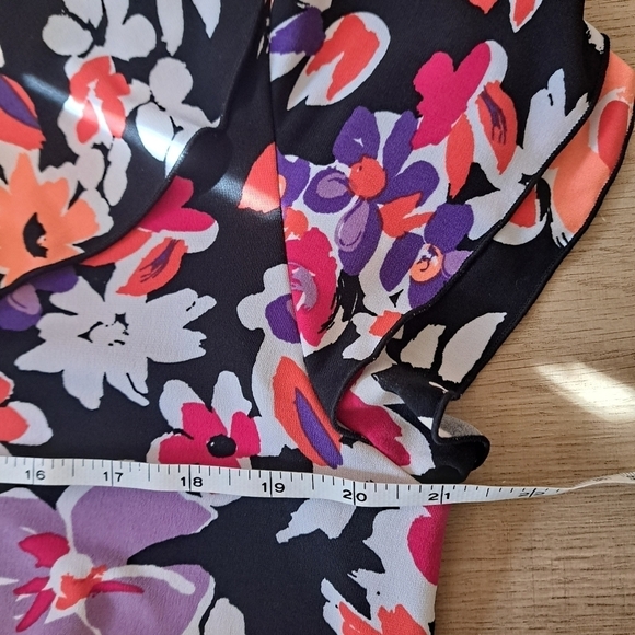 Laura Ashley Floral Ruffle Short Sleeve Size Large - Picture 4 of 6